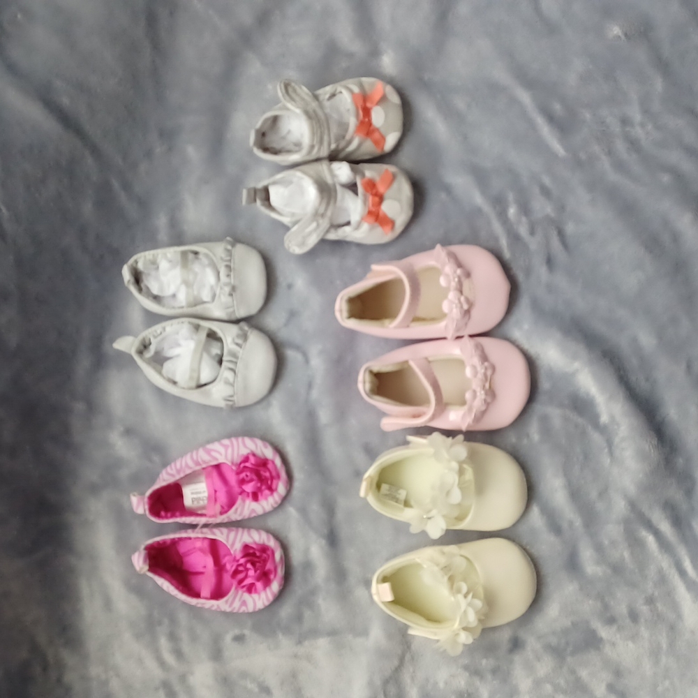 Baby shoes new born and size 1